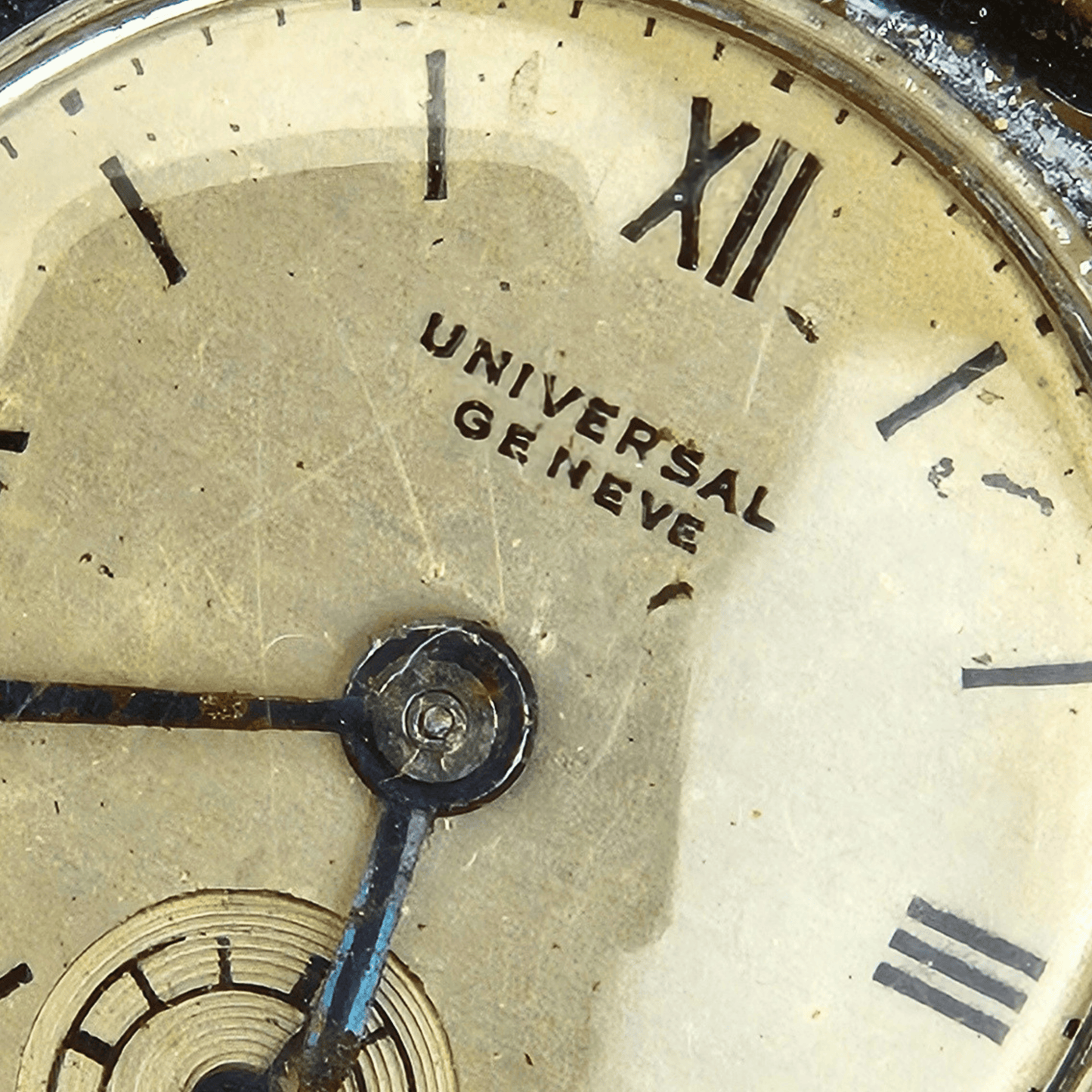 Universal Genève Cushion Case – Small Seconds – 1930s