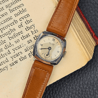 Universal Genève Cushion Case – Small Seconds – 1930s